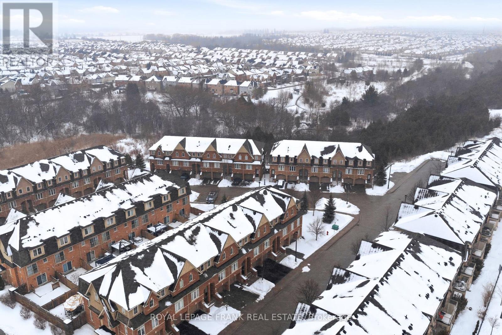 












56 - 11 BURTONBURY LANE

,
Ajax (Northeast Ajax),




Ontario
L1Z0L3

