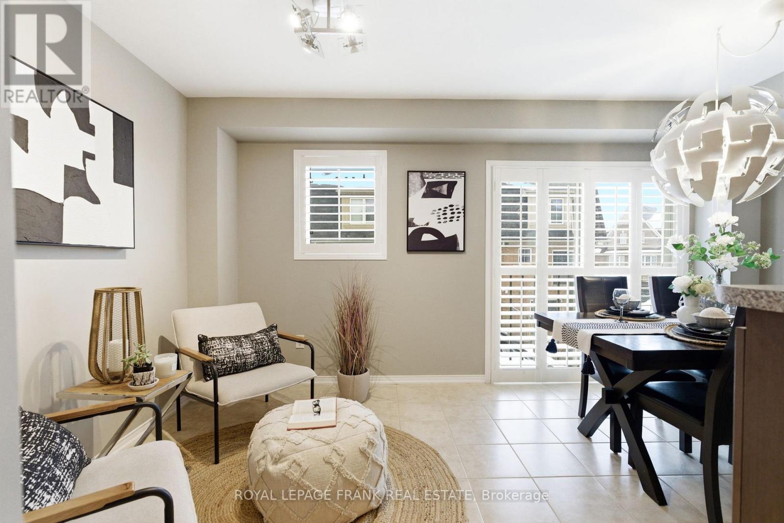 












56 - 11 BURTONBURY LANE

,
Ajax (Northeast Ajax),




Ontario
L1Z0L3

