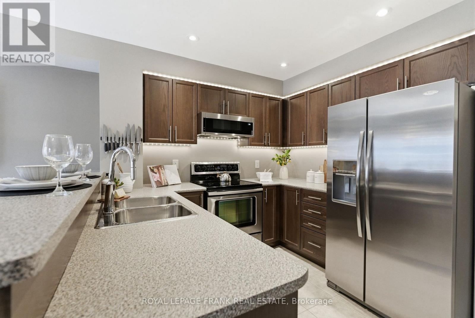 












56 - 11 BURTONBURY LANE

,
Ajax (Northeast Ajax),




Ontario
L1Z0L3

