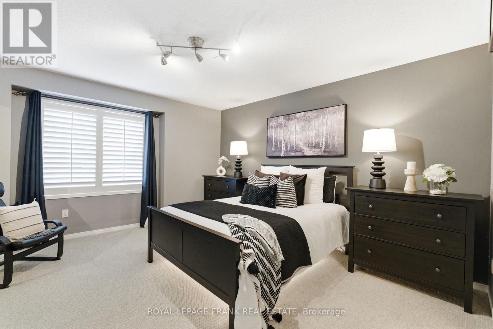 












56 - 11 BURTONBURY LANE

,
Ajax (Northeast Ajax),




Ontario
L1Z0L3

