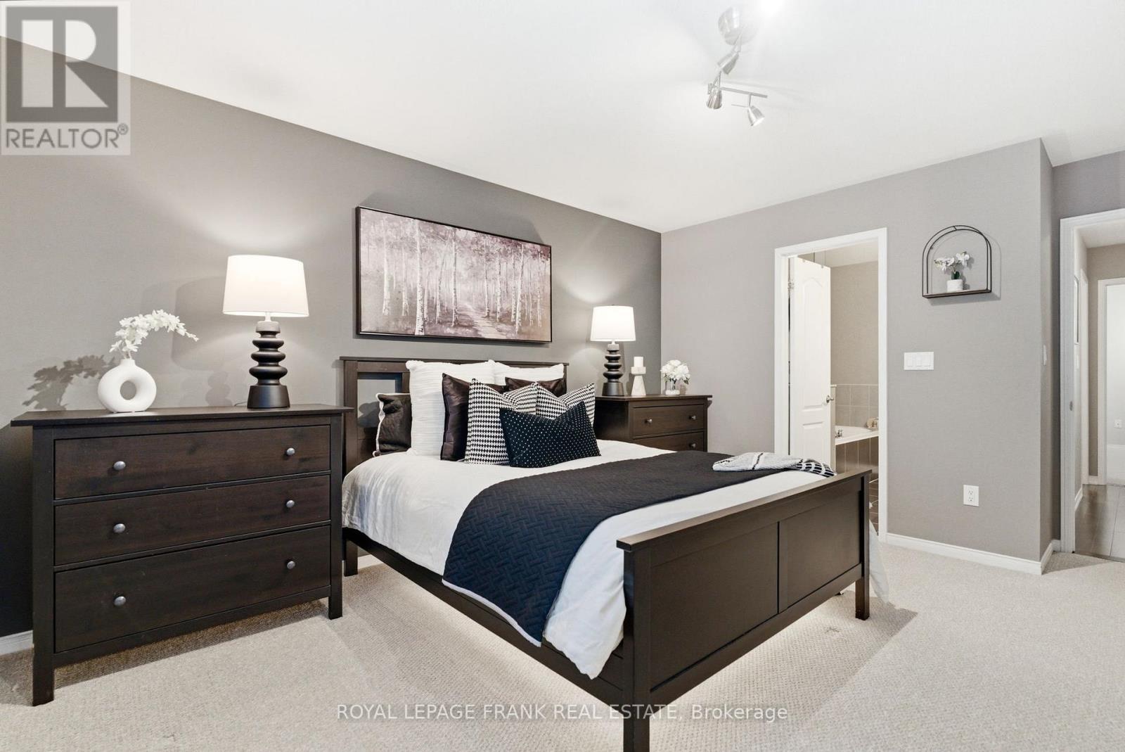 












56 - 11 BURTONBURY LANE

,
Ajax (Northeast Ajax),




Ontario
L1Z0L3

