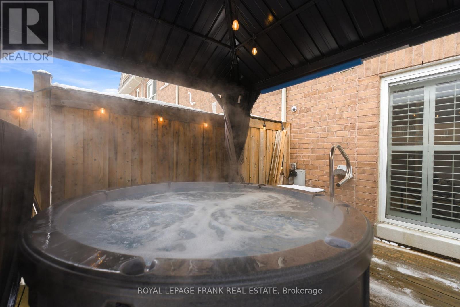 












56 - 11 BURTONBURY LANE

,
Ajax (Northeast Ajax),




Ontario
L1Z0L3

