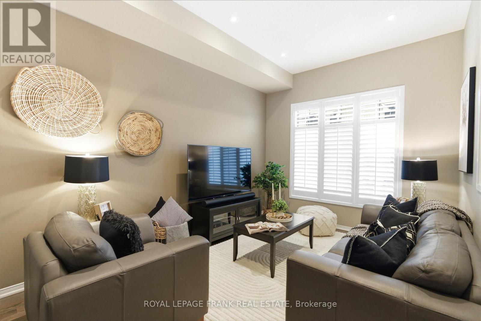 












56 - 11 BURTONBURY LANE

,
Ajax (Northeast Ajax),




Ontario
L1Z0L3

