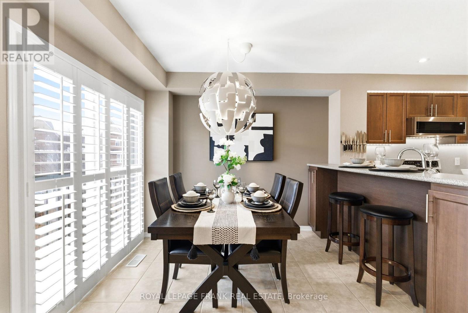 












56 - 11 BURTONBURY LANE

,
Ajax (Northeast Ajax),




Ontario
L1Z0L3

