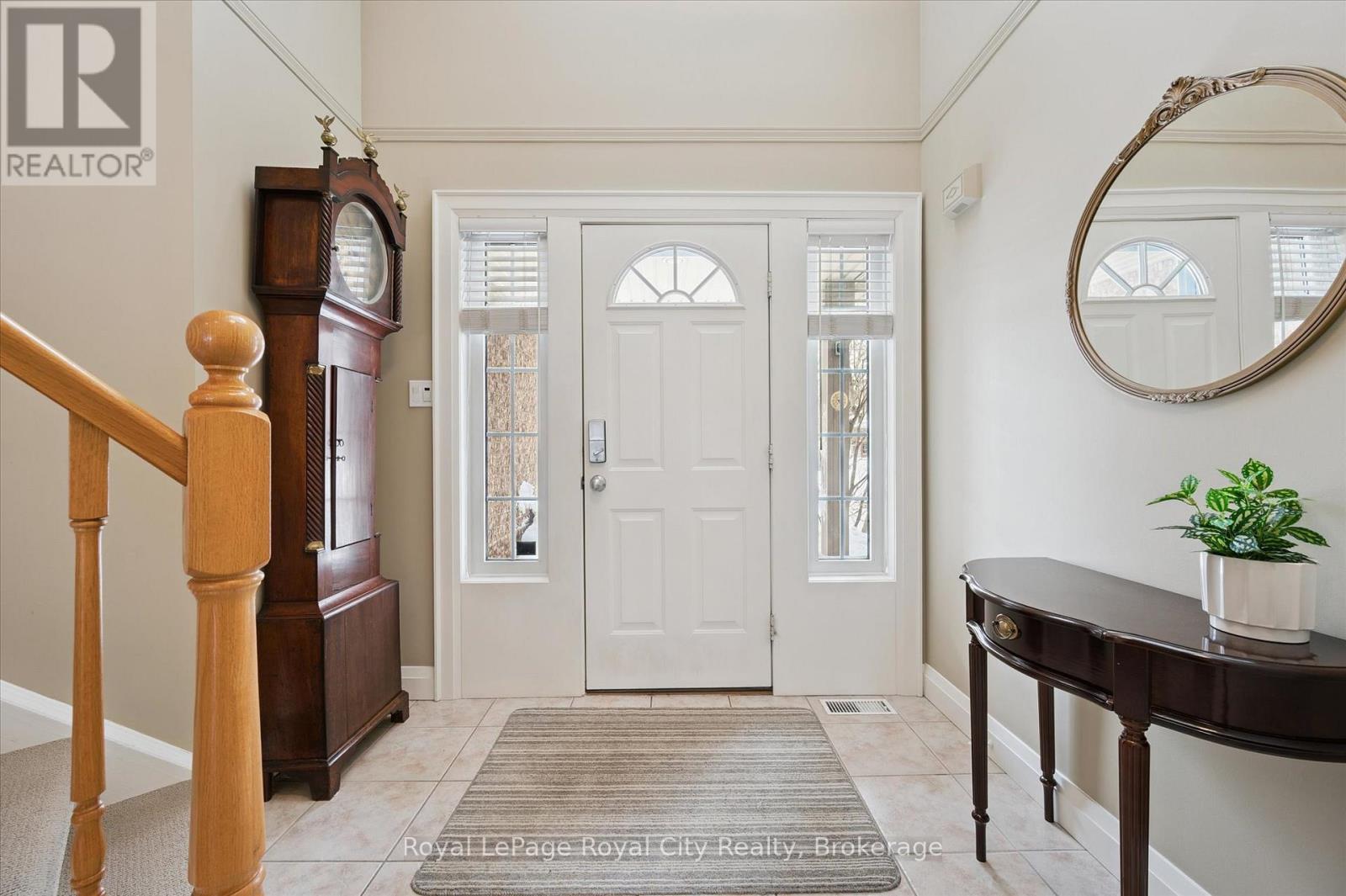 












92 MARSH CRESCENT

,
Guelph (Pineridge/Westminster Woods),




Ontario
N1L1L4

