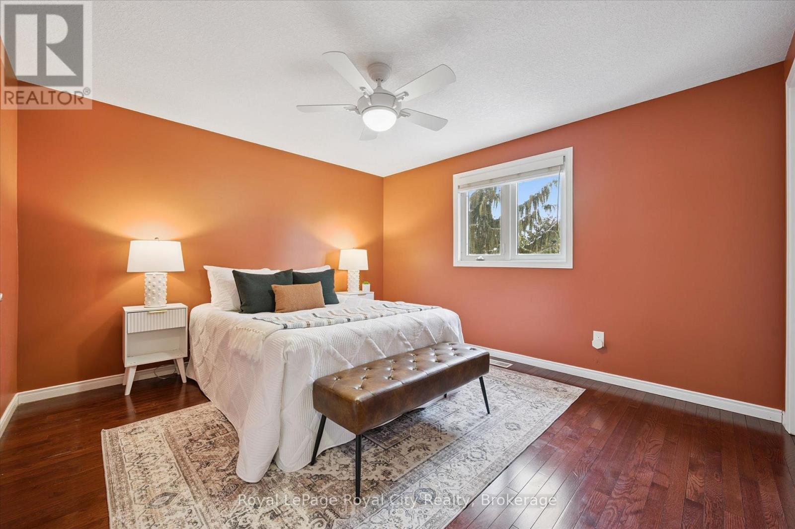 












92 MARSH CRESCENT

,
Guelph (Pineridge/Westminster Woods),




Ontario
N1L1L4

