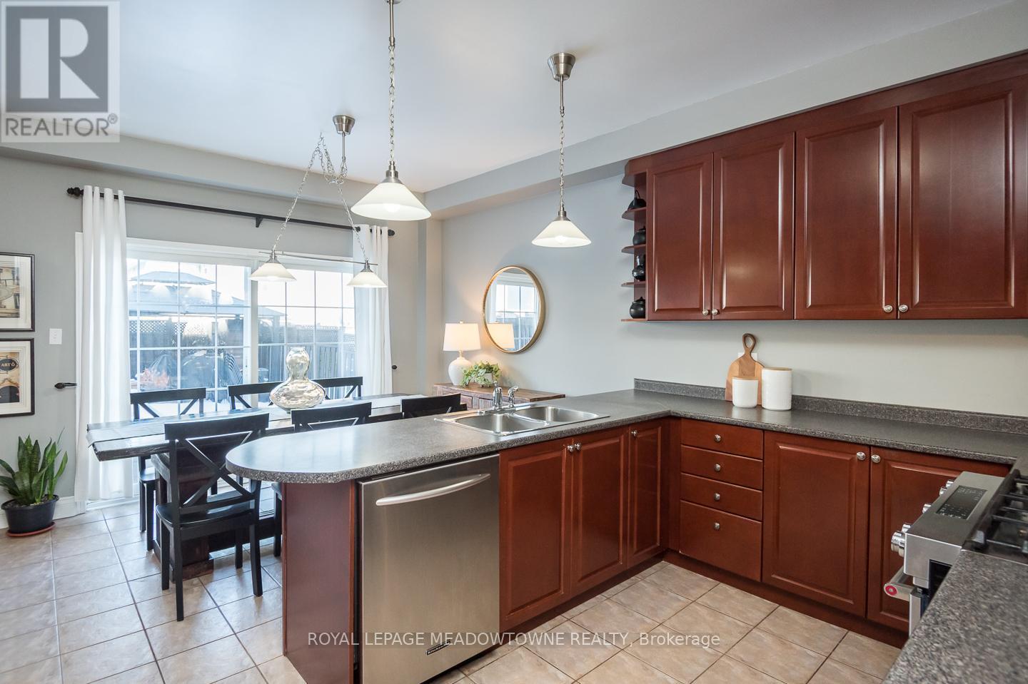 












1029 EASTERBROOK CRESCENT

,
Milton,




Ontario
L9T0C4

