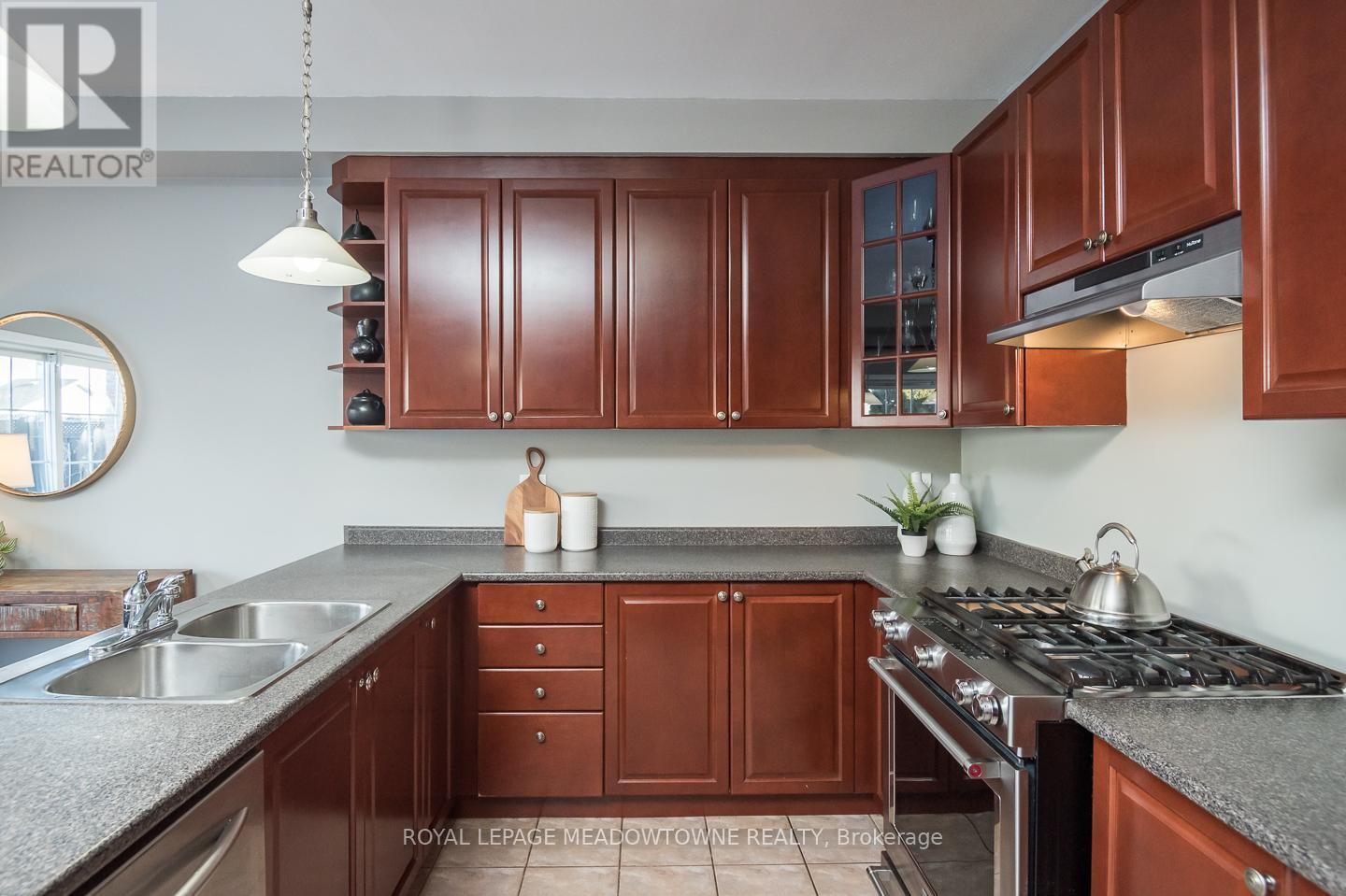 












1029 EASTERBROOK CRESCENT

,
Milton,




Ontario
L9T0C4

