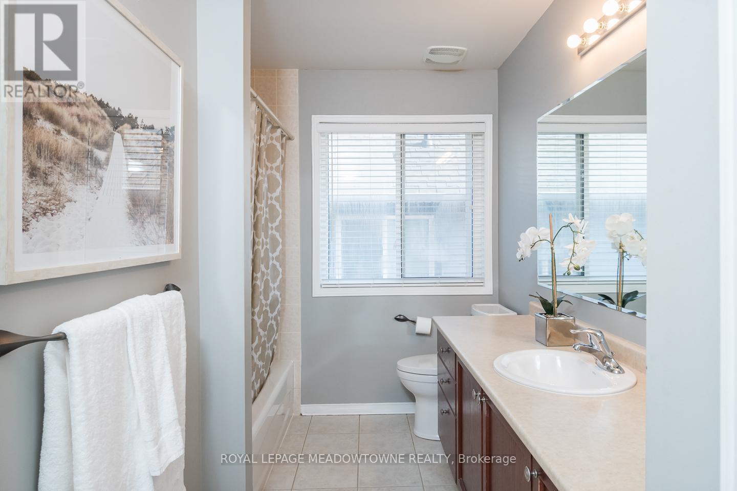 












1029 EASTERBROOK CRESCENT

,
Milton,




Ontario
L9T0C4

