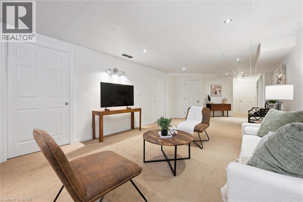 












92 MARSH Crescent

,
Guelph,




Ontario
N1L1L4

