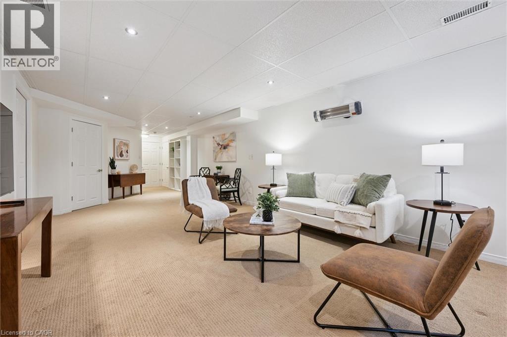 












92 MARSH Crescent

,
Guelph,




Ontario
N1L1L4

