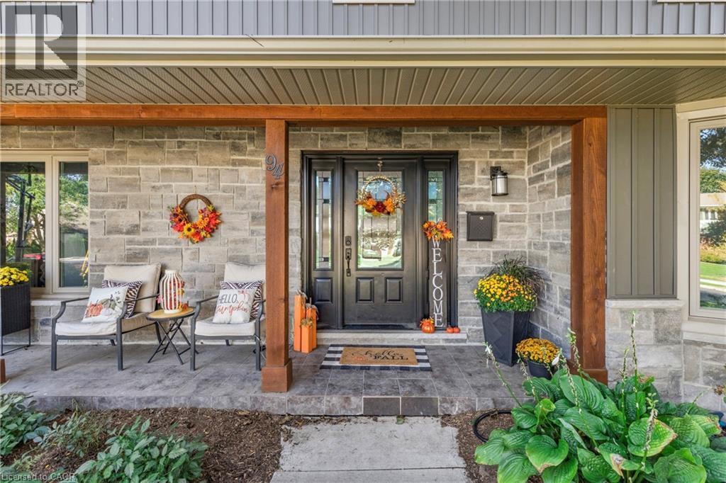 












94 DORCHESTER Drive

,
Grimsby,




Ontario
L3M1A8

