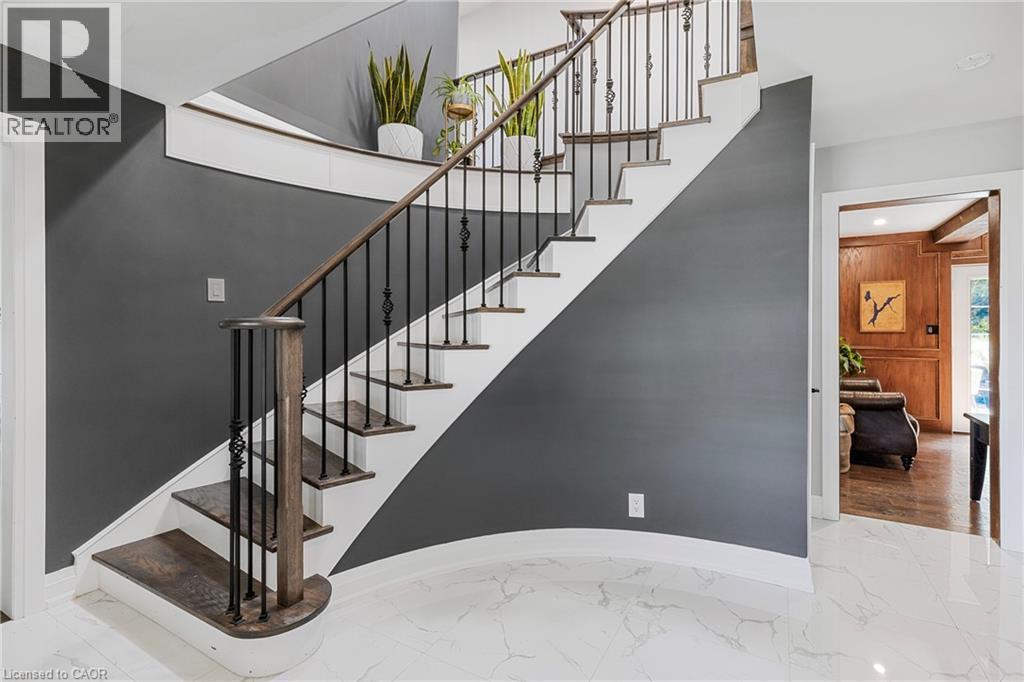 












94 DORCHESTER Drive

,
Grimsby,




Ontario
L3M1A8

