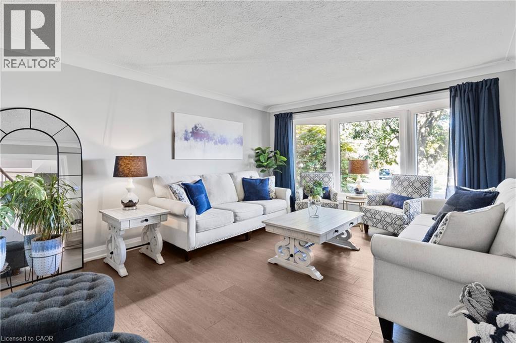 












94 DORCHESTER Drive

,
Grimsby,




Ontario
L3M1A8

