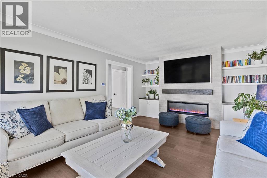 












94 DORCHESTER Drive

,
Grimsby,




Ontario
L3M1A8

