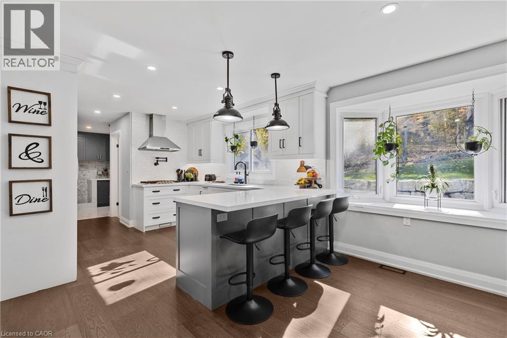 












94 DORCHESTER Drive

,
Grimsby,




Ontario
L3M1A8

