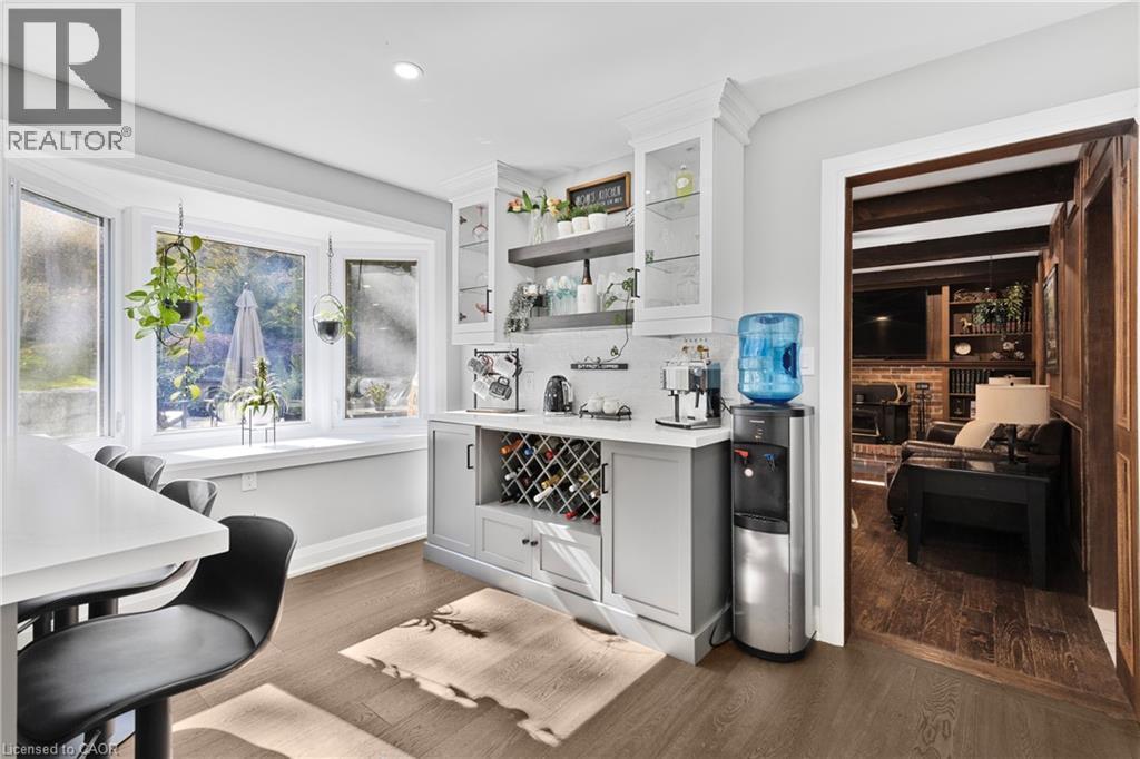 












94 DORCHESTER Drive

,
Grimsby,




Ontario
L3M1A8

