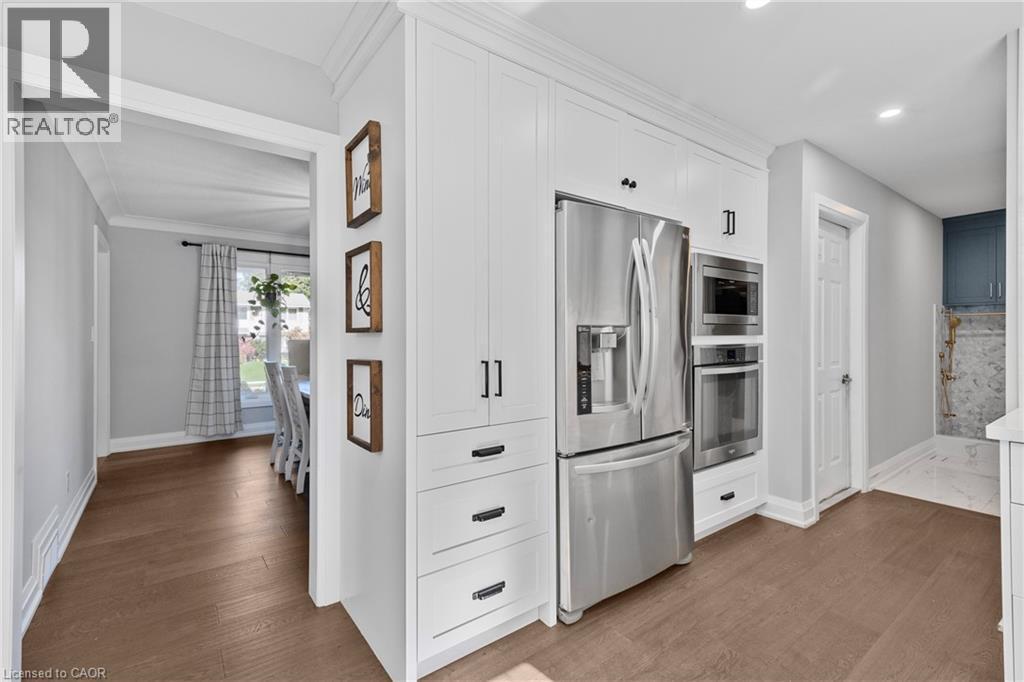 












94 DORCHESTER Drive

,
Grimsby,




Ontario
L3M1A8

