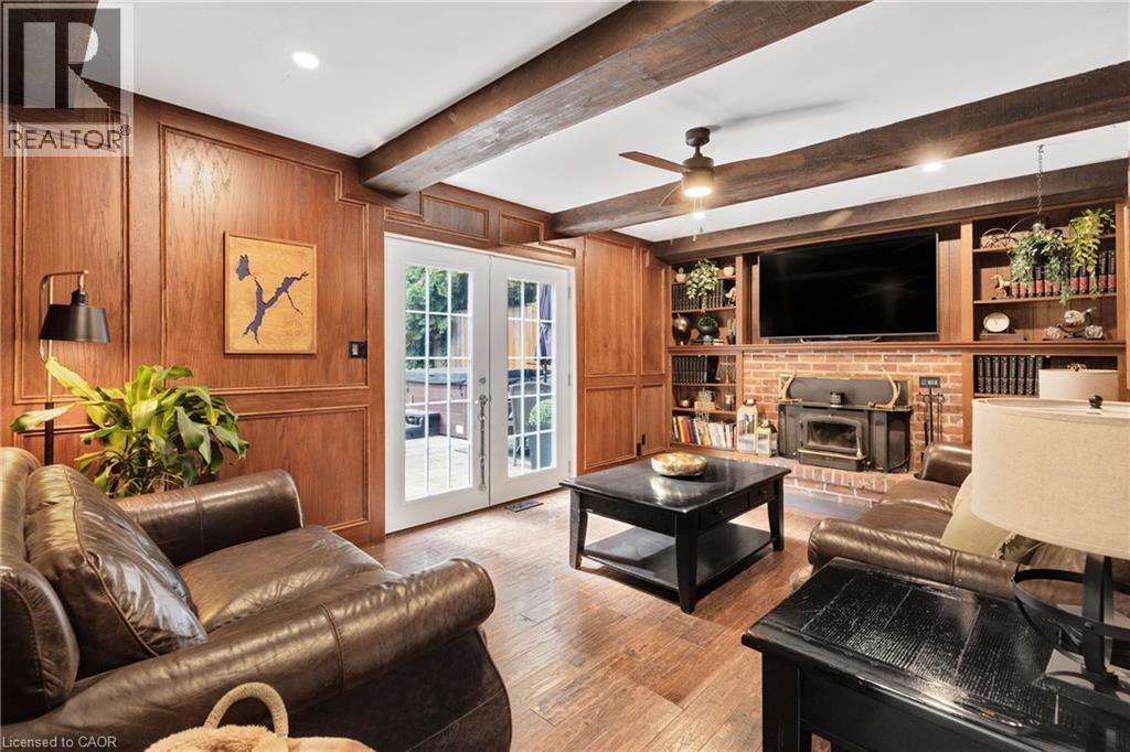 












94 DORCHESTER Drive

,
Grimsby,




Ontario
L3M1A8

