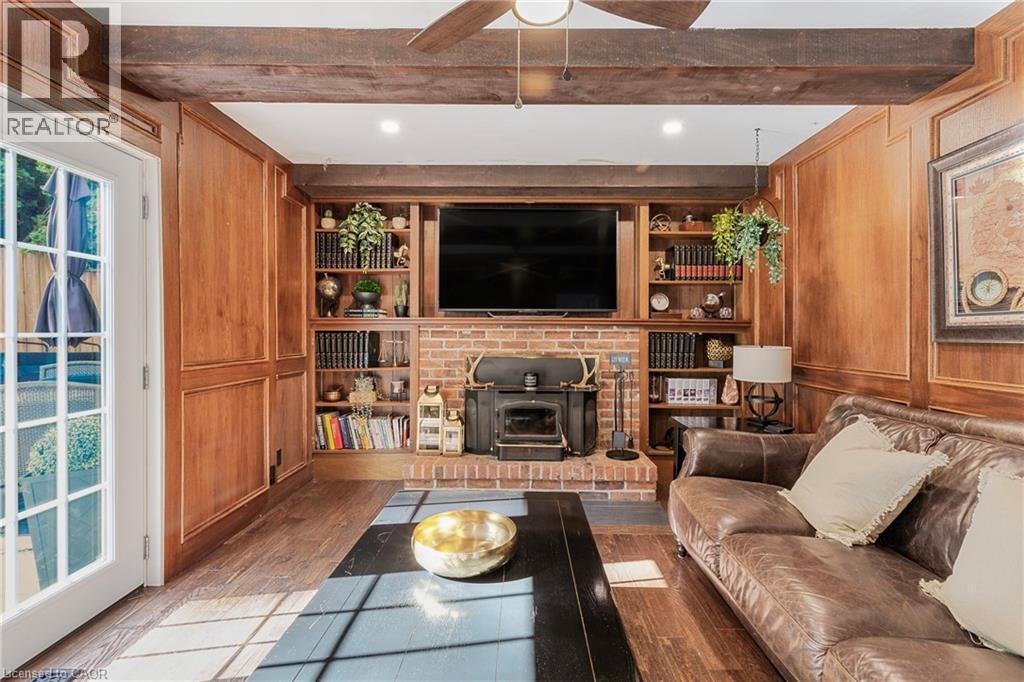 












94 DORCHESTER Drive

,
Grimsby,




Ontario
L3M1A8

