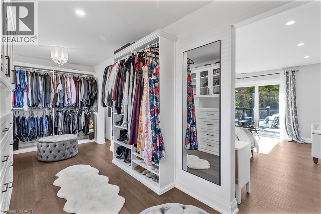 












94 DORCHESTER Drive

,
Grimsby,




Ontario
L3M1A8

