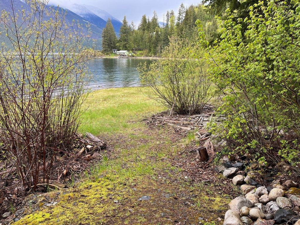 









523


ROSEBERY LOOP

Road,
Rosebery,







BC
V0G 1S1

