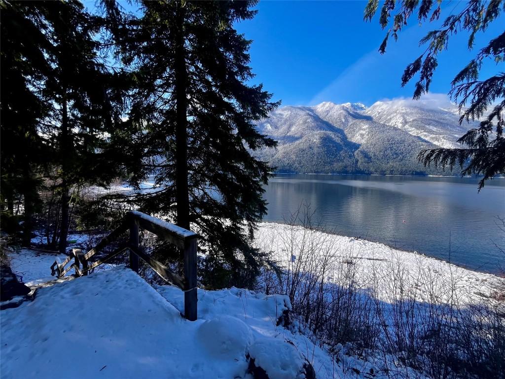 









523


ROSEBERY LOOP

Road,
Rosebery,







BC
V0G 1S1


