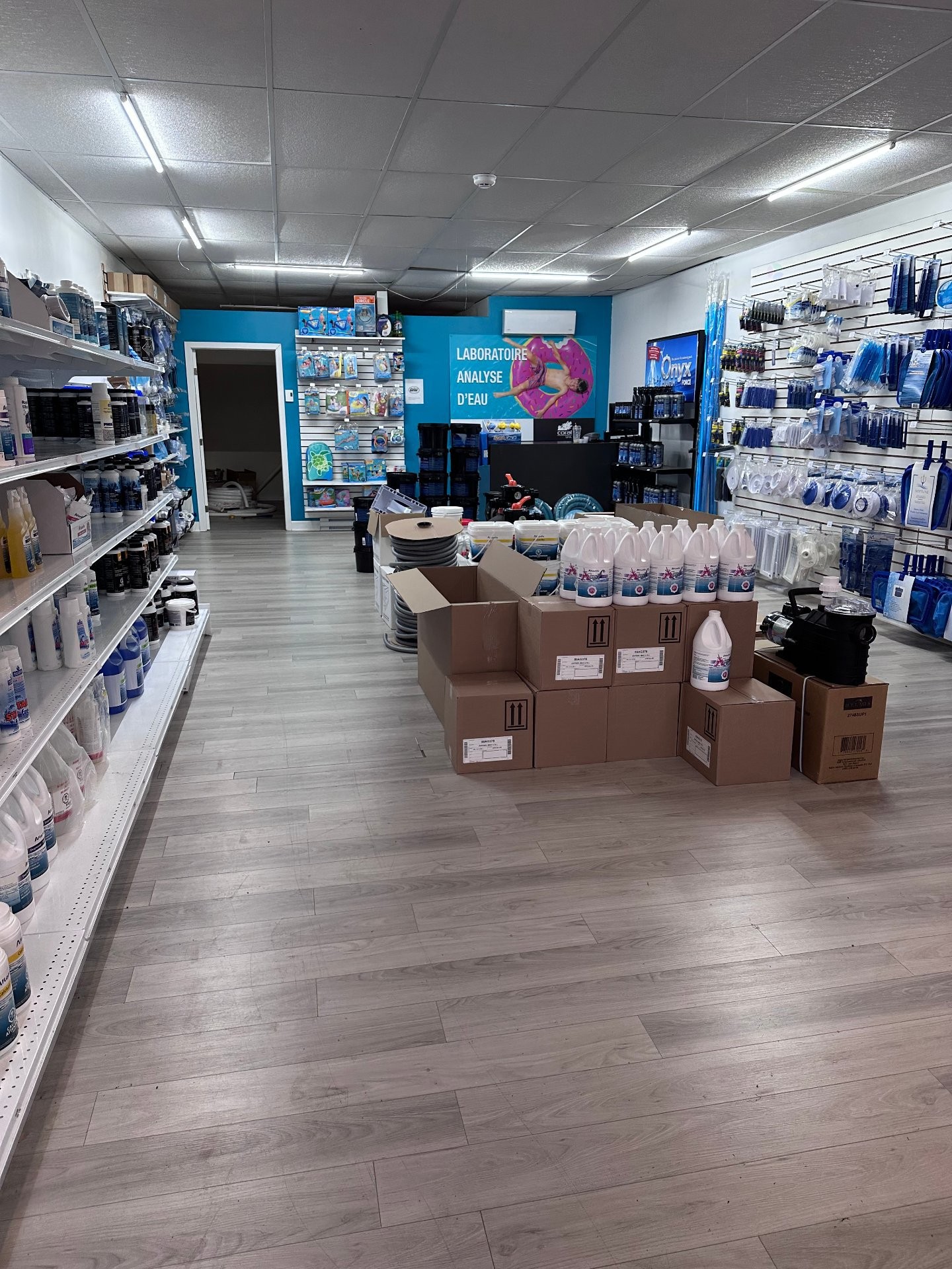 









15580

 - 15592


Rue de St-Augustin

,
Mirabel,




QC
J7N1X6

