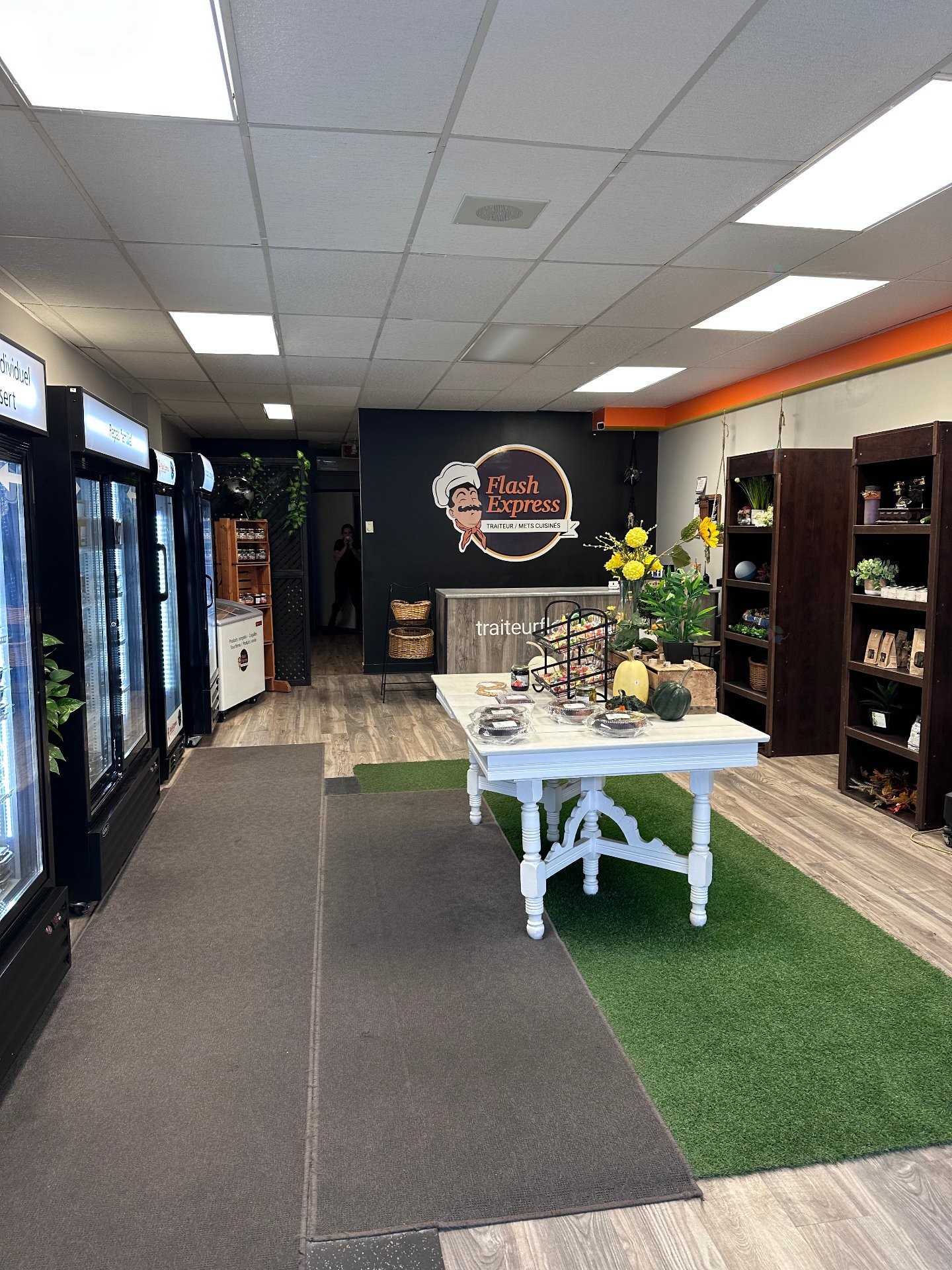 









15580

 - 15592


Rue de St-Augustin

,
Mirabel,




QC
J7N1X6

