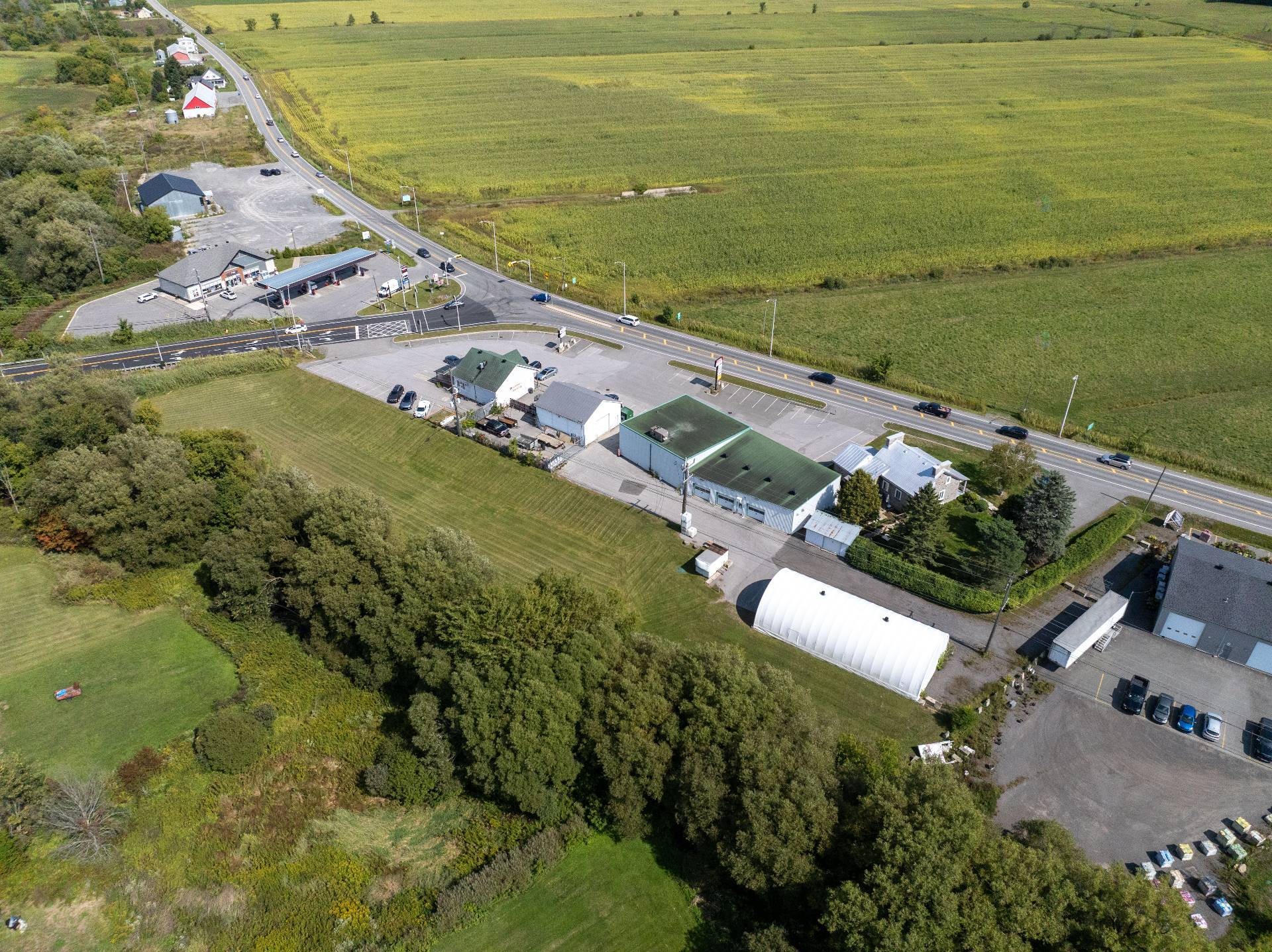 









1660

 - 1664


Route 335

,
Saint-Lin/Laurentides,




QC
J5M1Y2

