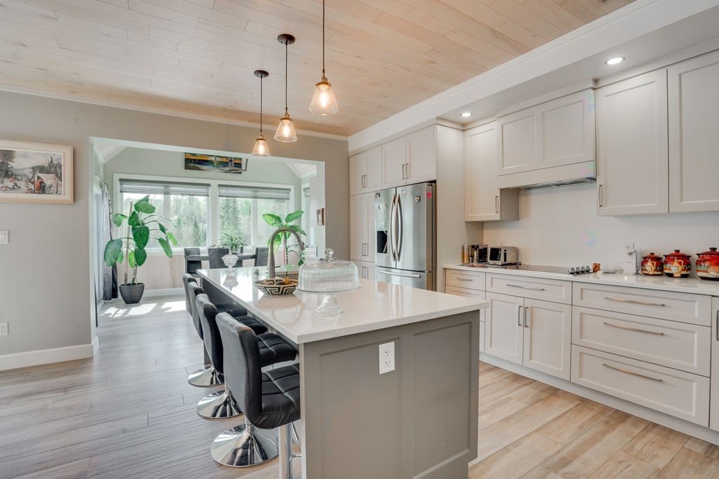 









394


Ch. de la Perdrix

,
Cantley,




QC
J8N7A1

