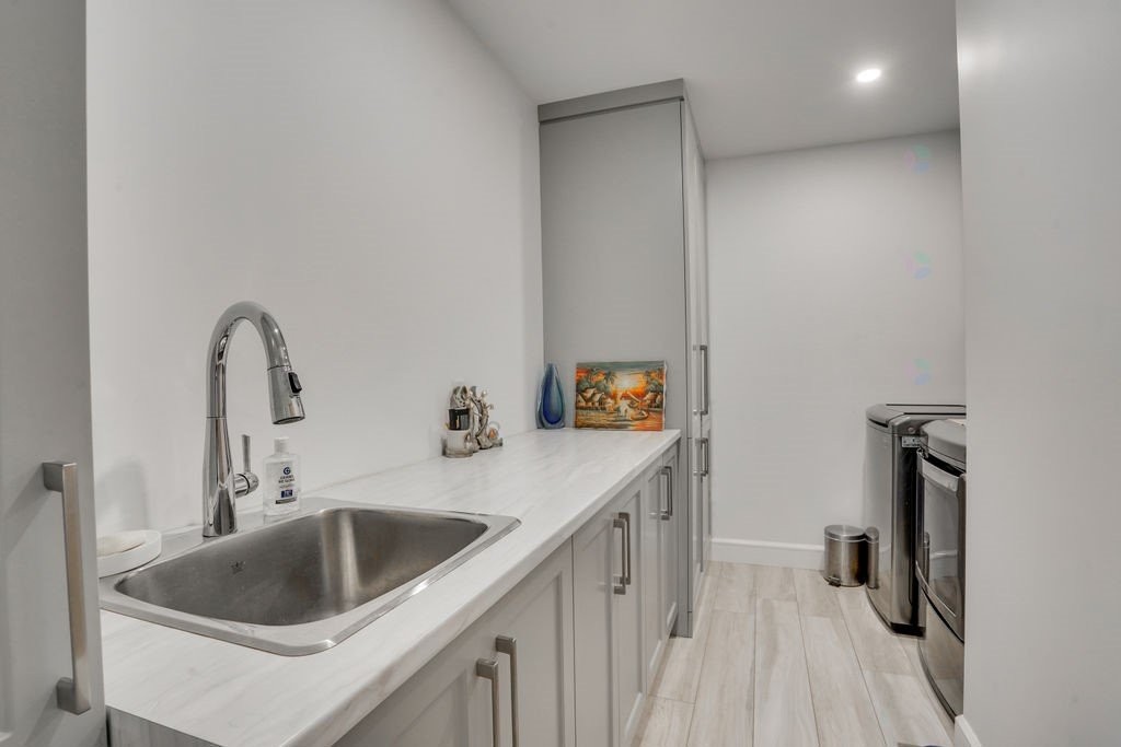 









394


Ch. de la Perdrix

,
Cantley,




QC
J8N7A1

