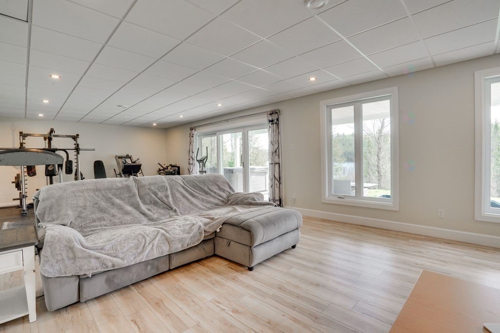 









394


Ch. de la Perdrix

,
Cantley,




QC
J8N7A1

