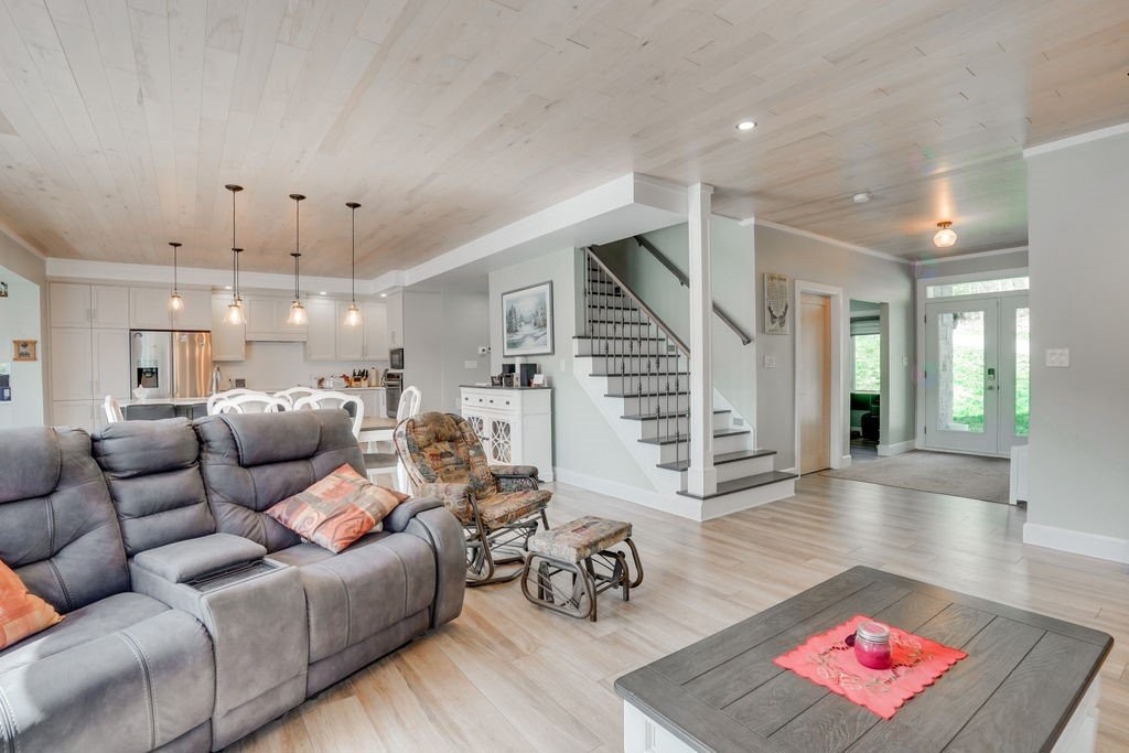 









394


Ch. de la Perdrix

,
Cantley,




QC
J8N7A1

