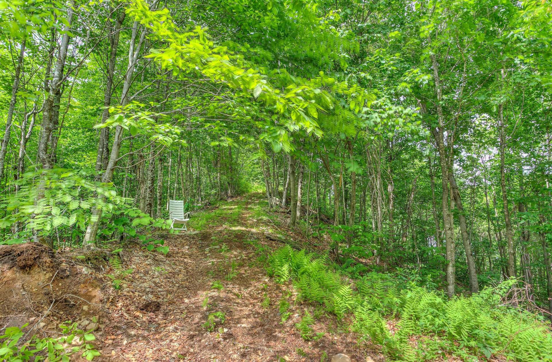












Ch. des Faucons

,
Mont-Blanc,







QC
J0T2G0

