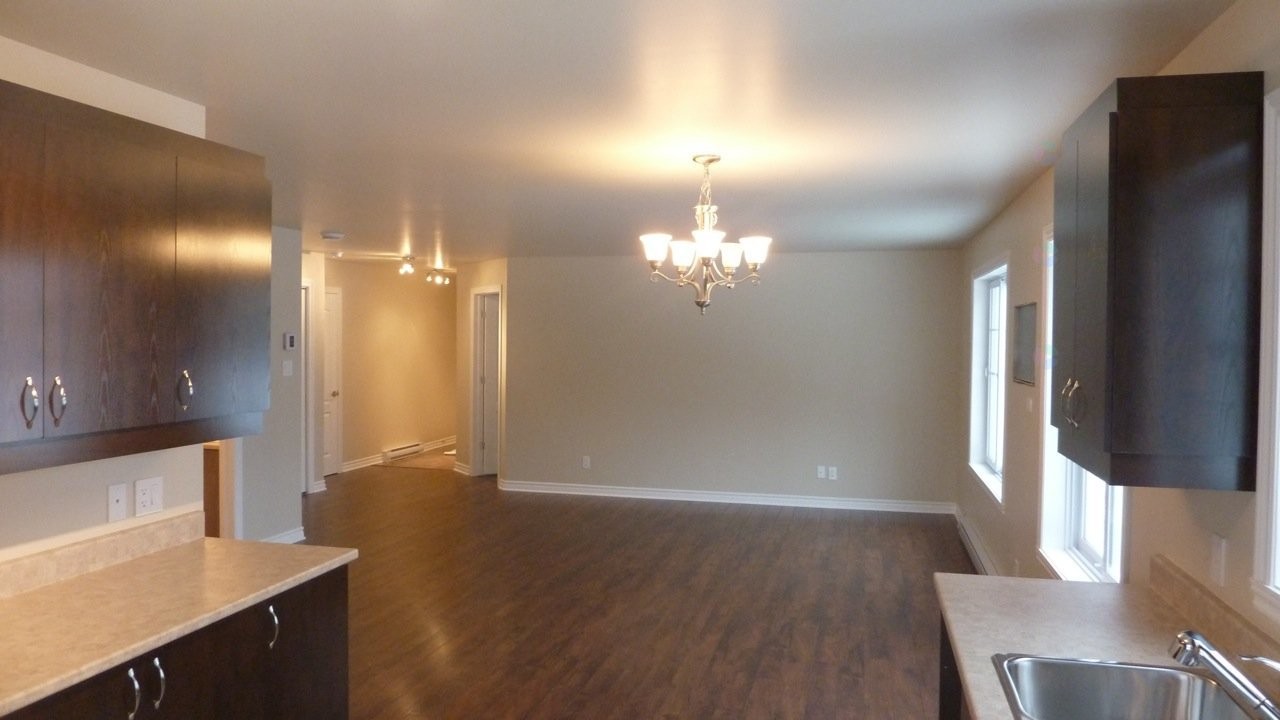 









113


Rue des Bosquets

,
Sainte-Sophie,




QC
J5J0H2

