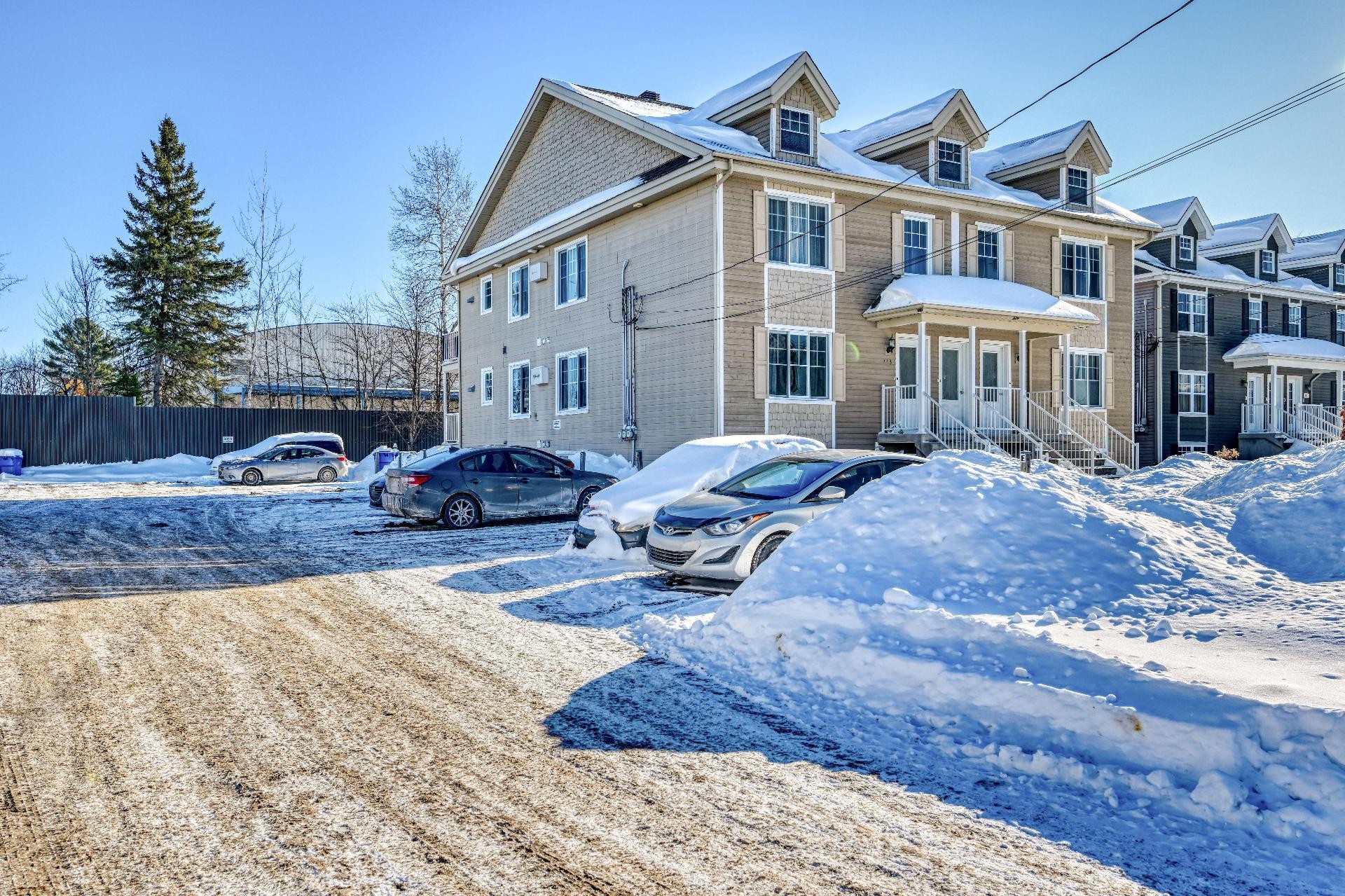 









113


Rue des Bosquets

,
Sainte-Sophie,




QC
J5J0H2

