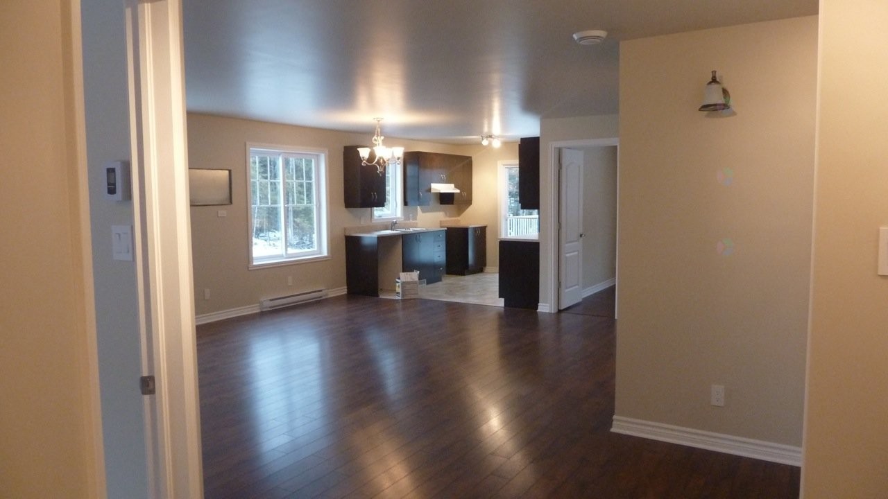 









113


Rue des Bosquets

,
Sainte-Sophie,




QC
J5J0H2

