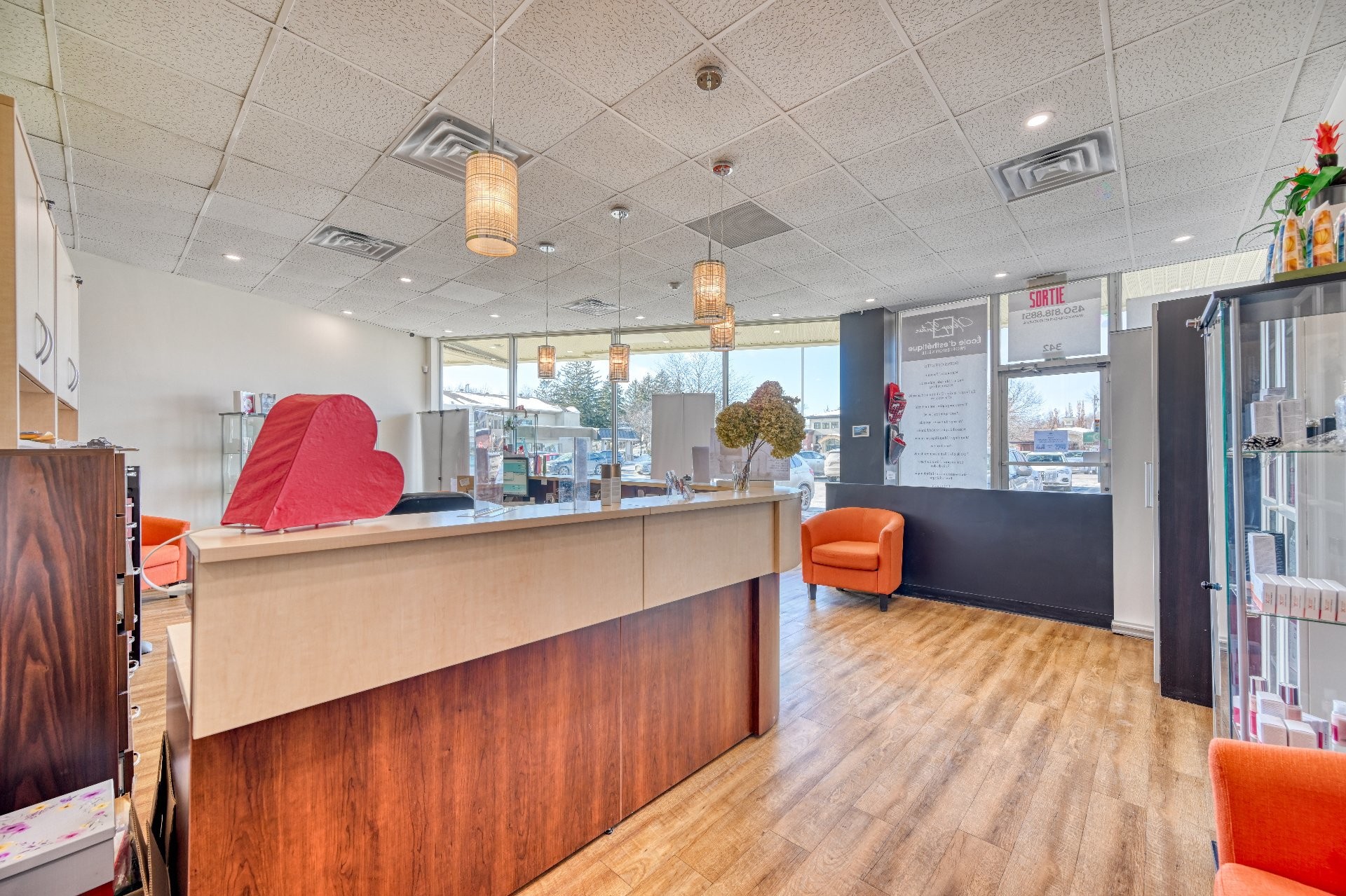 









342


Ch. de la Grande-Côte

,
Rosemère,




QC
J7A1K3

