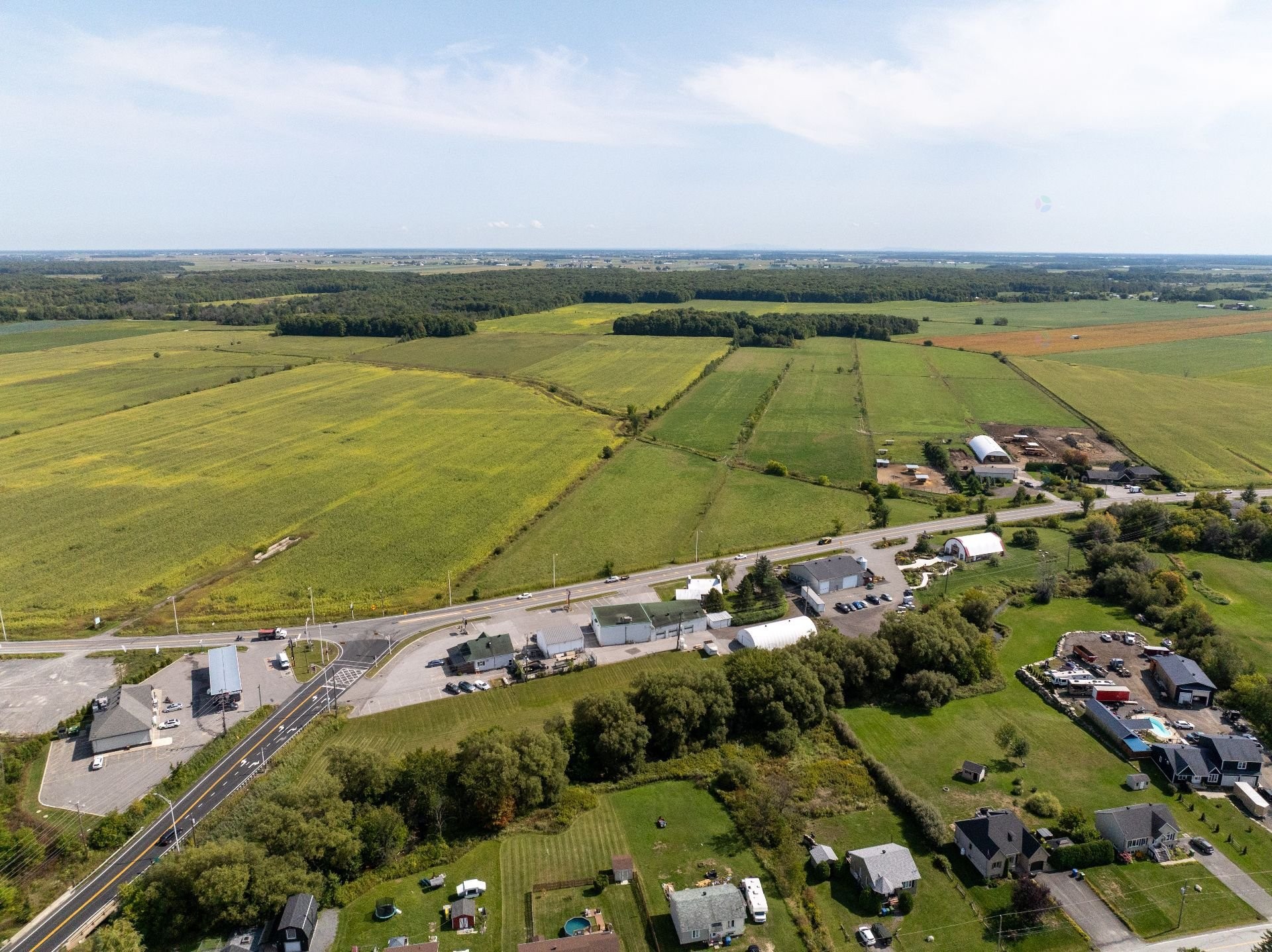









1666


Route 335

,
Saint-Lin/Laurentides,




QC
J5M1Y2

