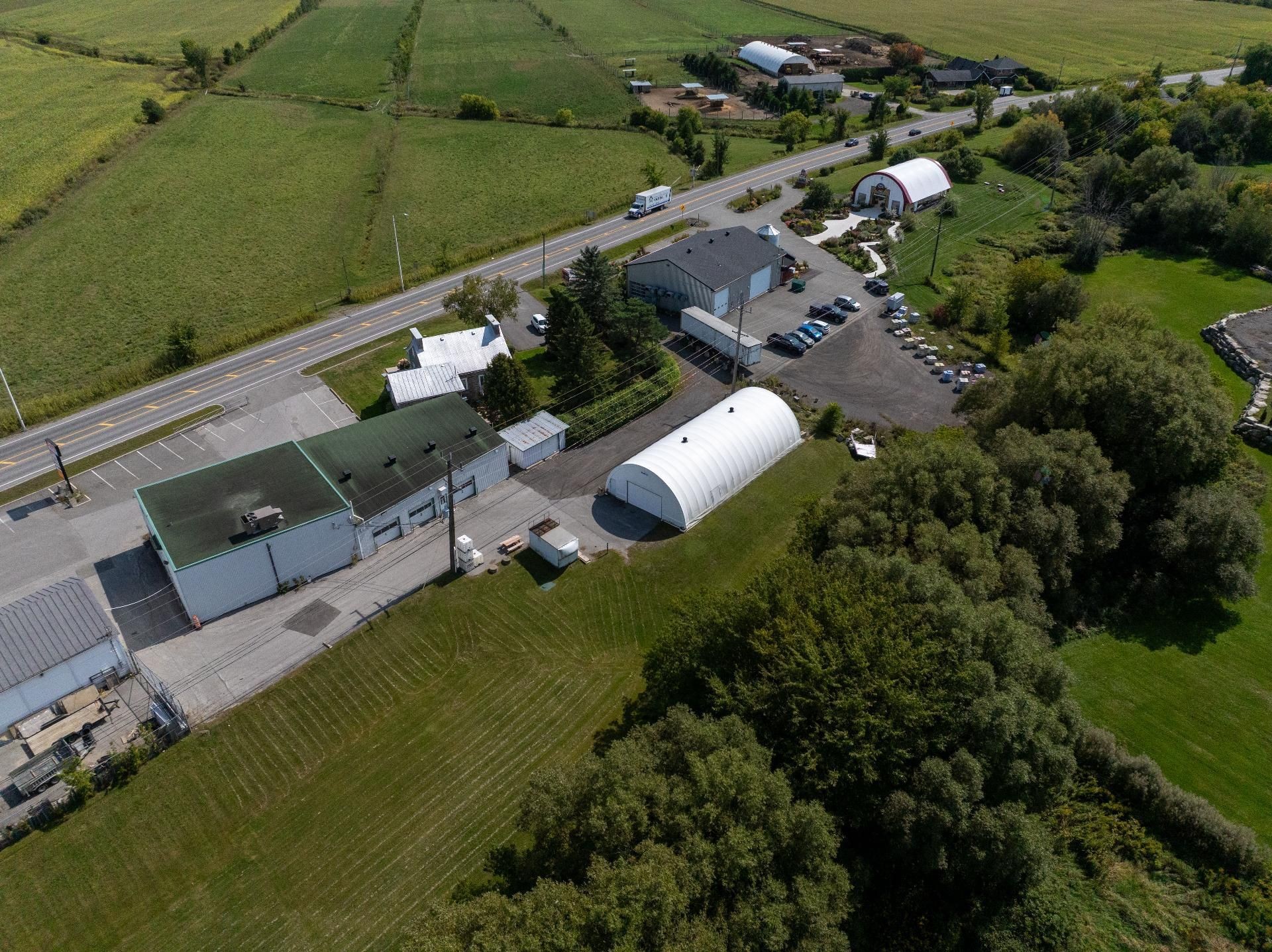 









1666


Route 335

,
Saint-Lin/Laurentides,




QC
J5M1Y2

