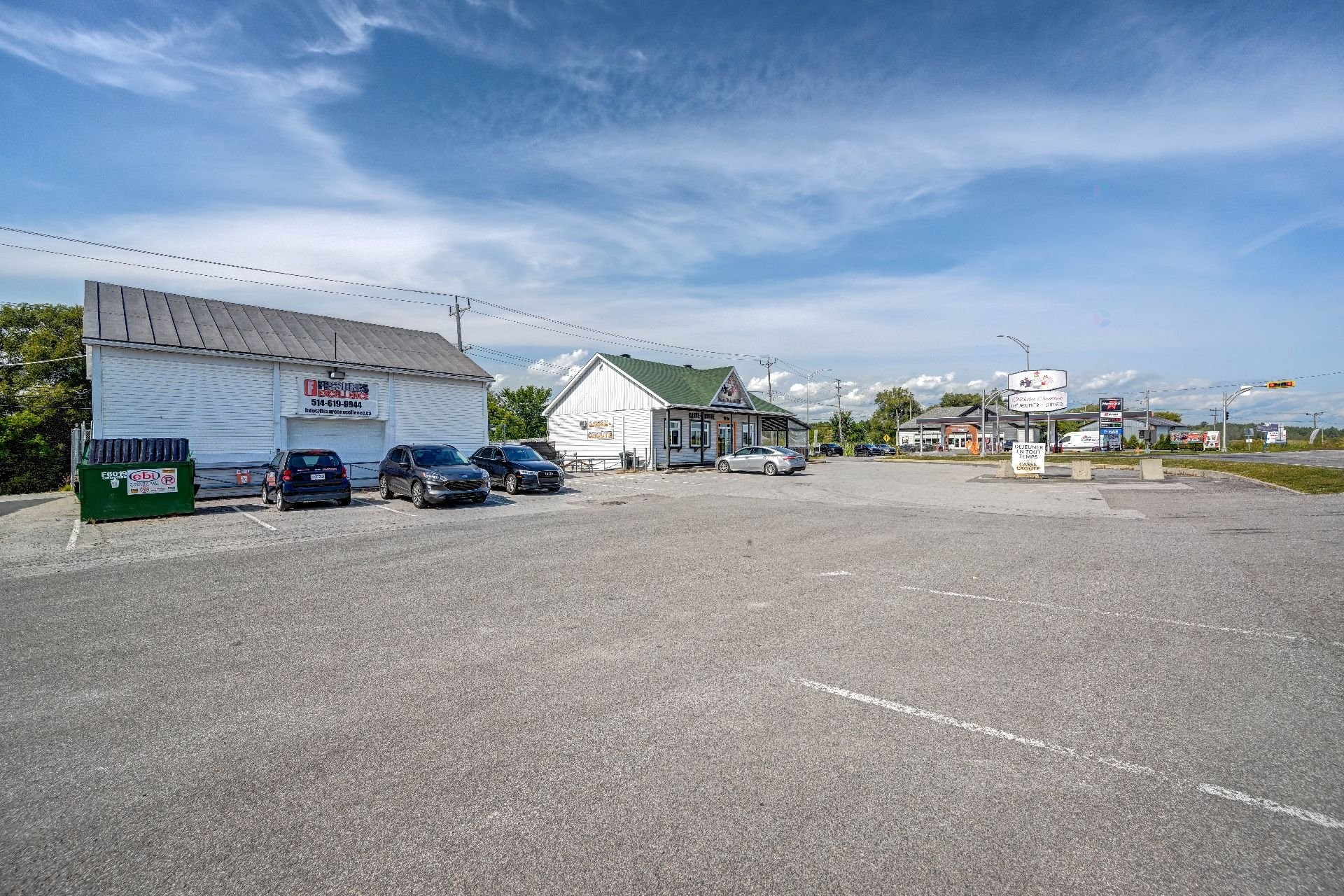 









1666


Route 335

,
Saint-Lin/Laurentides,




QC
J5M1Y2

