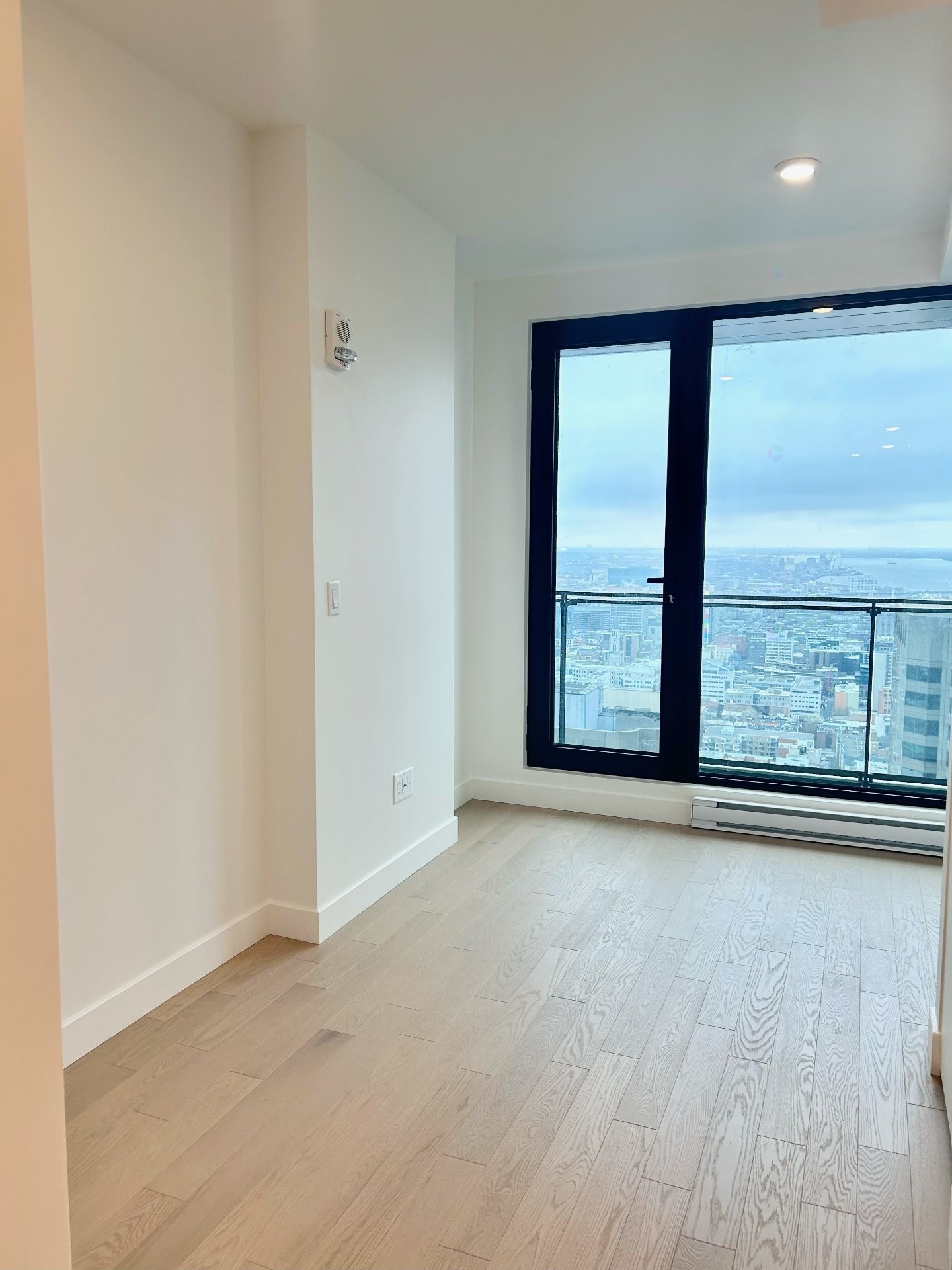 









1210


Rue Jeanne-Mance

, 4314,
Montréal (Ville-Marie),




QC
H2X1M1

