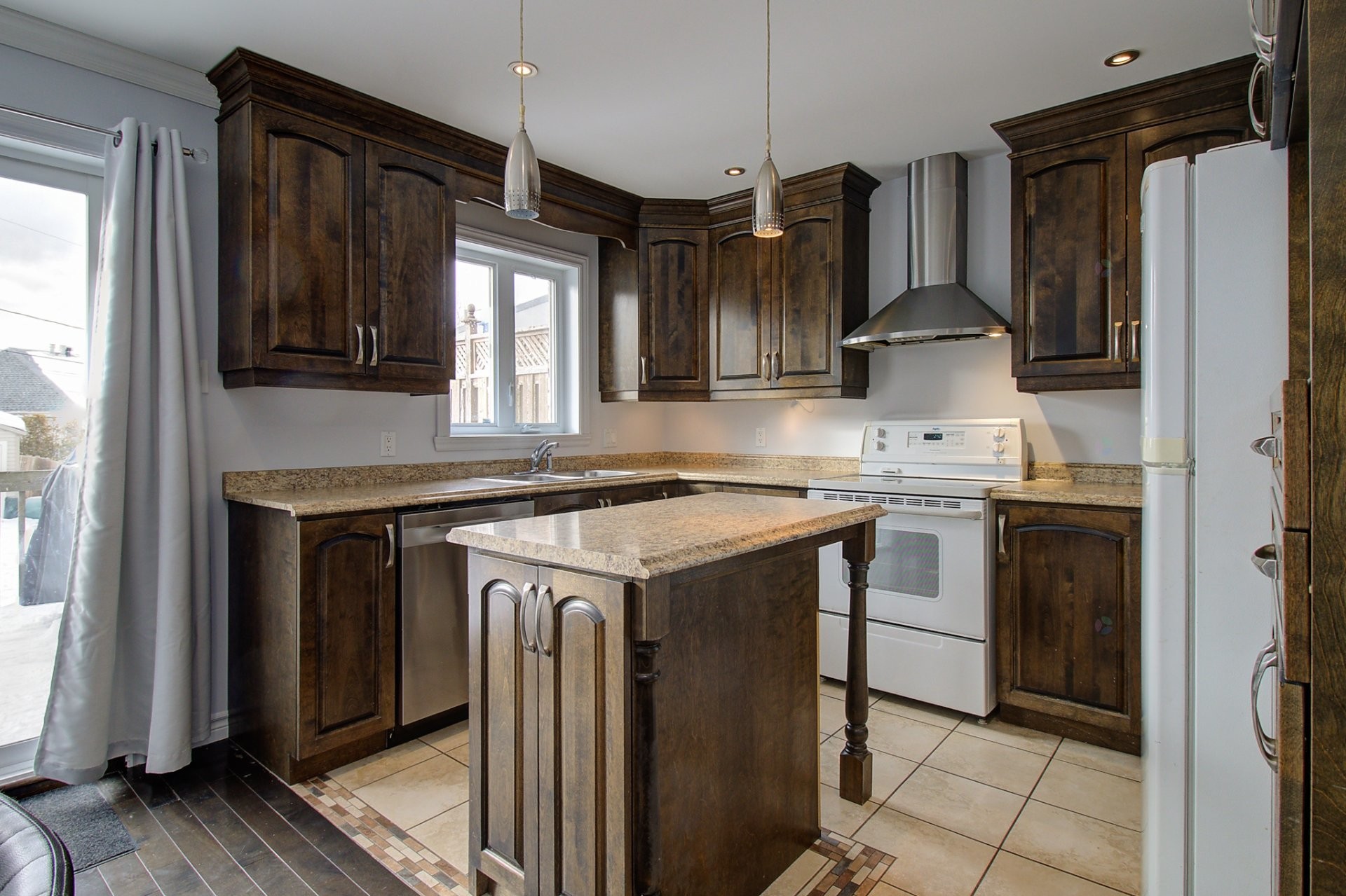 









1624


Rue Monti

,
Sherbrooke (Brompton/Rock Forest/Saint-Élie/Deauville),




QC
J1N0K9

