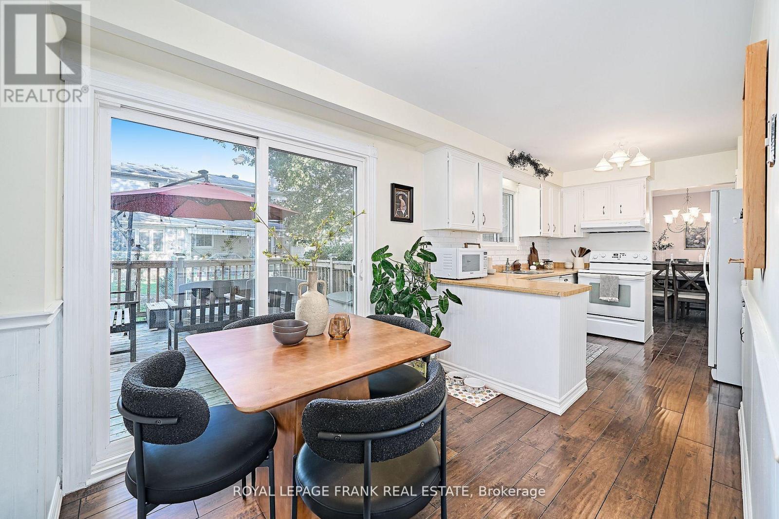 












7 JUDY COURT

,
Markham (Markham Village),




Ontario
L3P3R8

