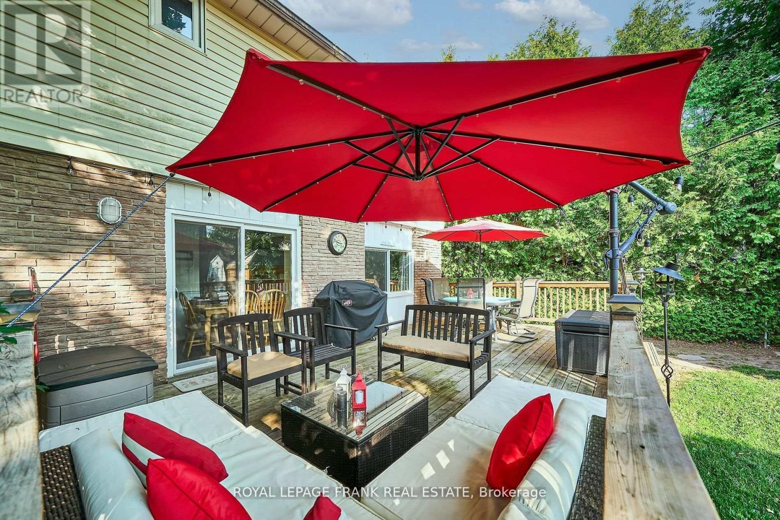 












7 JUDY COURT

,
Markham (Markham Village),




Ontario
L3P3R8

