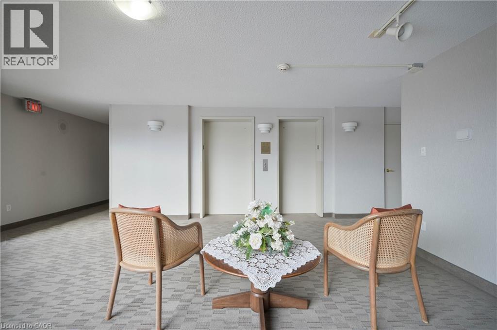 












1414 KING Street E Unit# 302

,
Kitchener,




Ontario
N2G4T8

