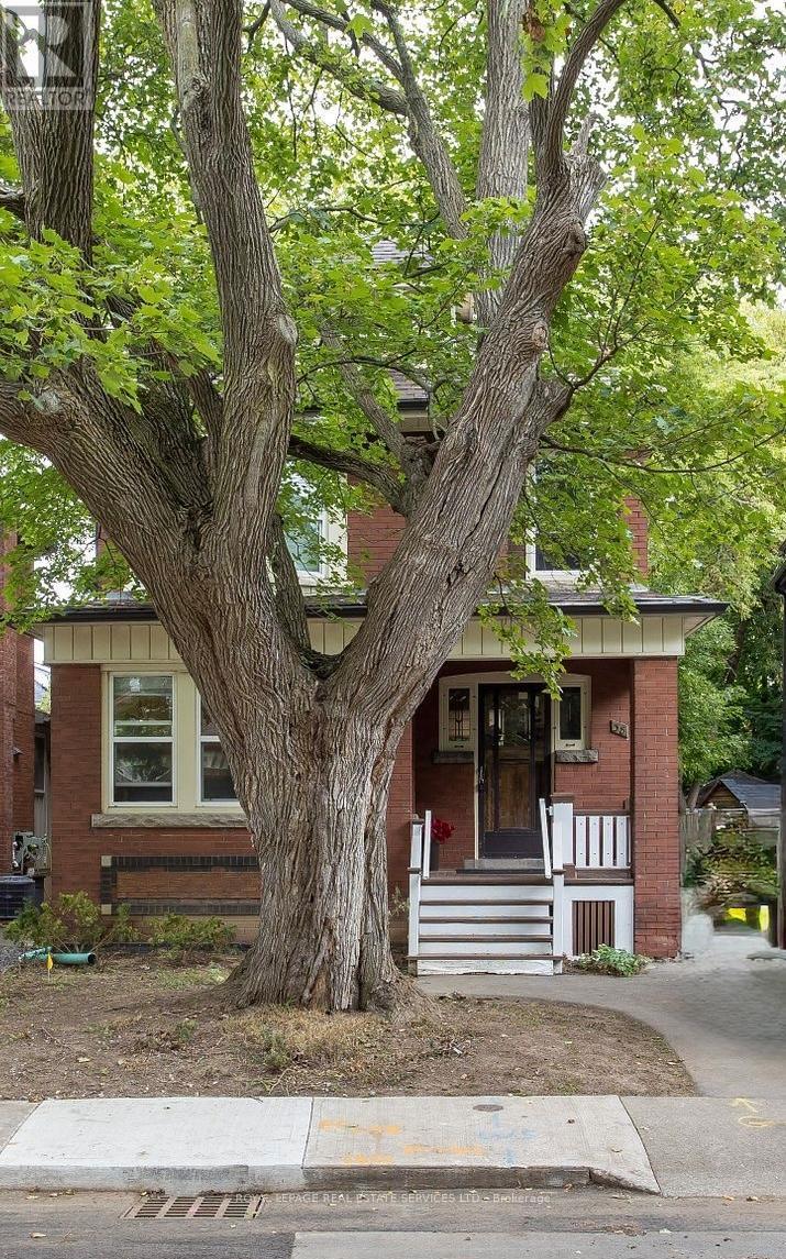 












38 NORTH OVAL

,
Hamilton,




Ontario
L8S3Y6

