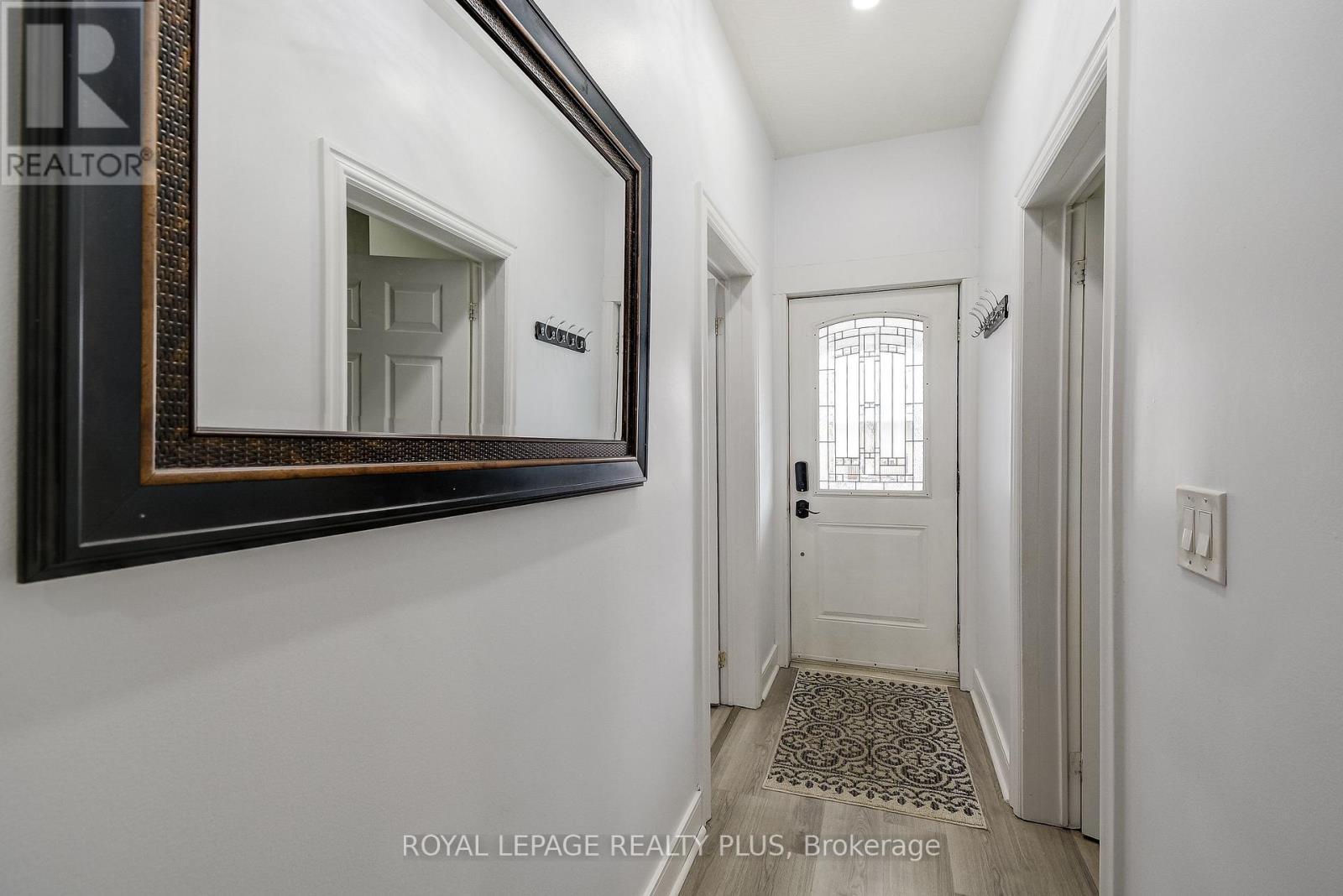 












58 EAST 22ND STREET

,
Hamilton,




Ontario
L8V2V3

