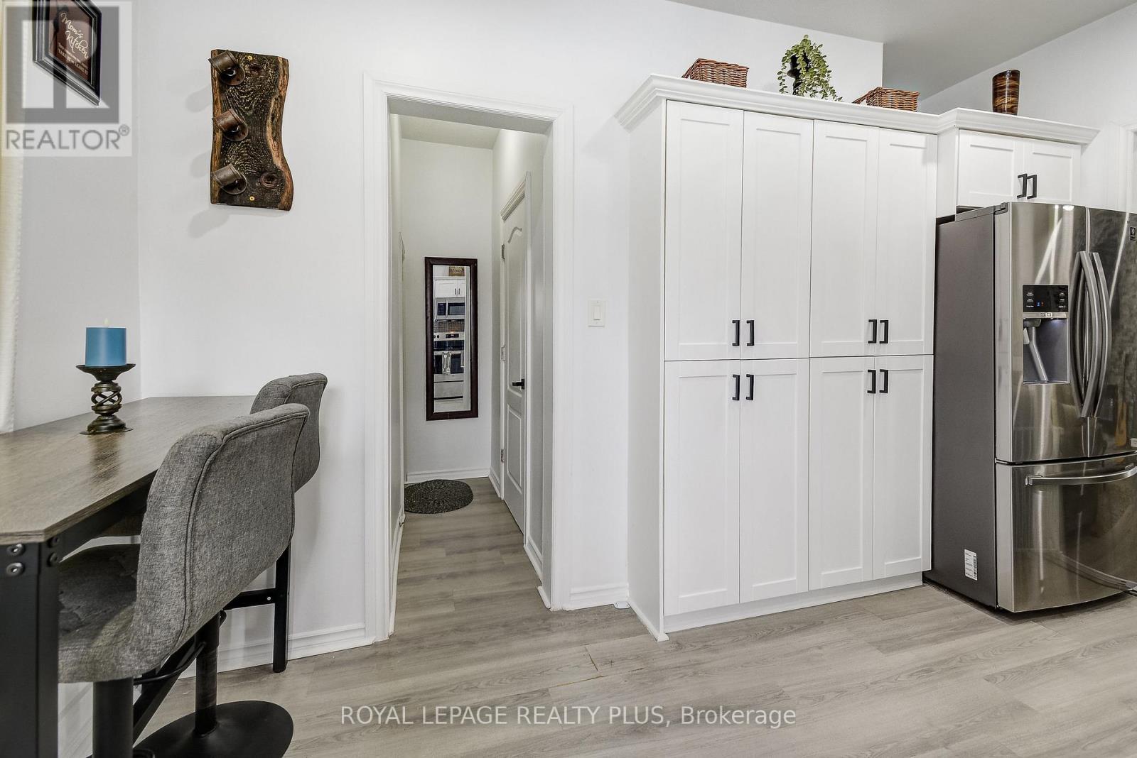 












58 EAST 22ND STREET

,
Hamilton,




Ontario
L8V2V3

